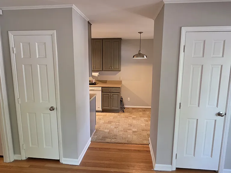 813 E Davie St — Photo 8