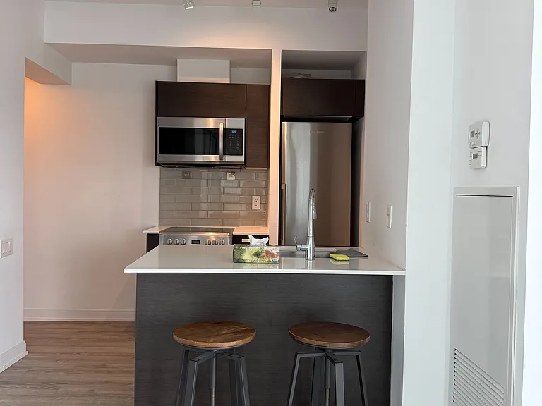 42 Charles St E #4008 — Photo 9