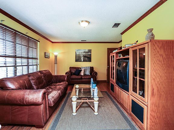 5th image of 15 Widener Way