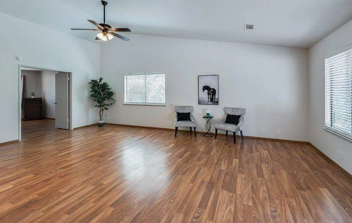 23211 Lone Pine Dr — Photo 2