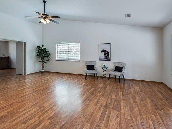 3rd image of 23211 Lone Pine Dr