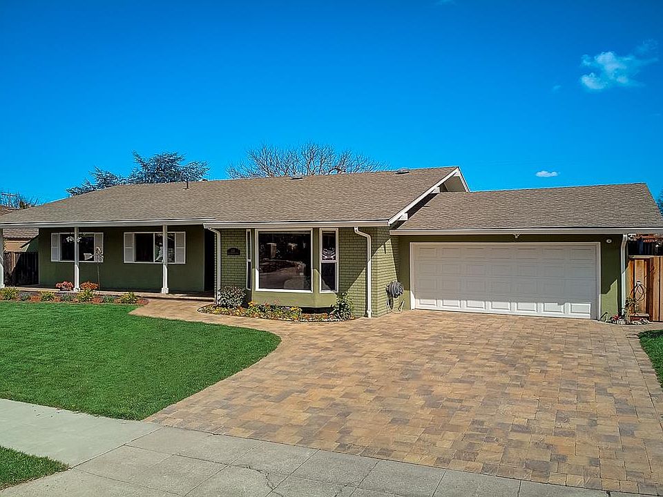 1st image of 128 Meadowbrook Dr