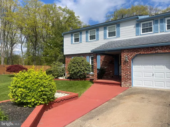 35 Jefferson Dr, Laurel Springs, NJ 08021