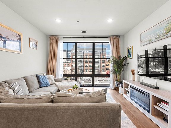 4th image of 386 5th St #302