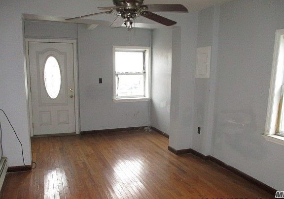 4th image of 7606 Blake Ave