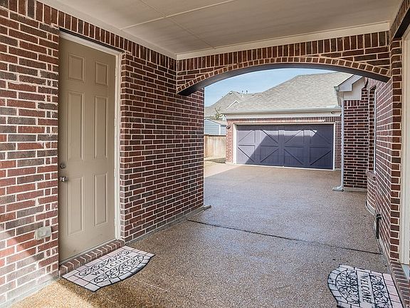 4th image of 1504 S Mitchell Rd