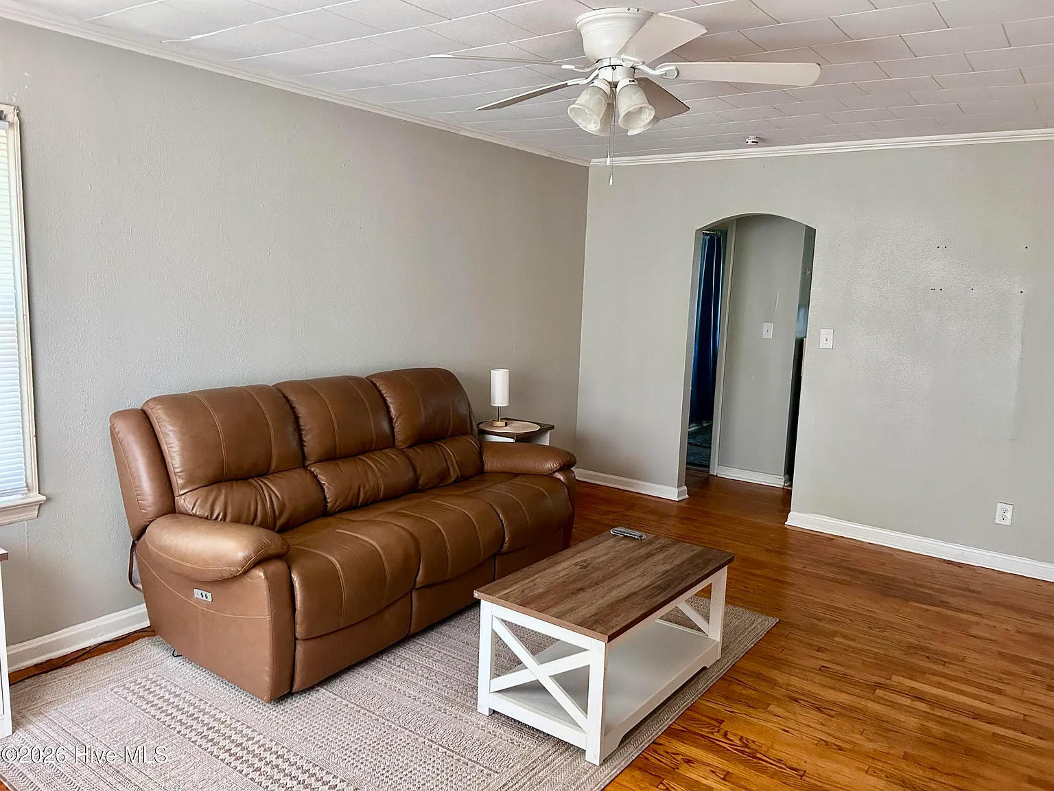2 bed, 1.0 bath, $2,200 — Photo 2