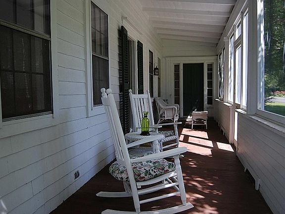 4th image of 52 Pleasant Street