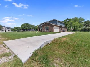 413 Lions Club Park Rd, Lancaster, TX 75146