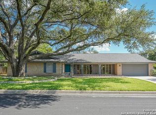 646 Golfcrest Dr, Windcrest, TX 78239