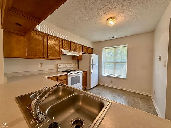 4th image of 212 Woodberry Dr