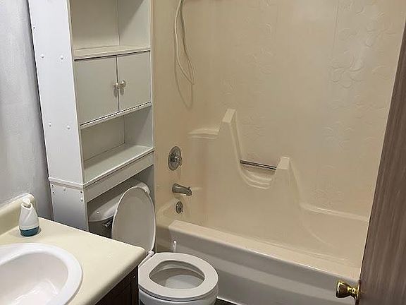 4th image of 3006 Wisteria St APT C