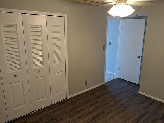 2nd image of 255 Dolphin Poin APT 904