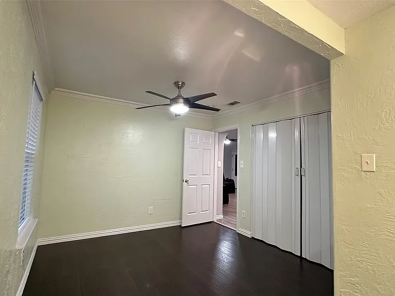 13731 Biggs St — Photo 25