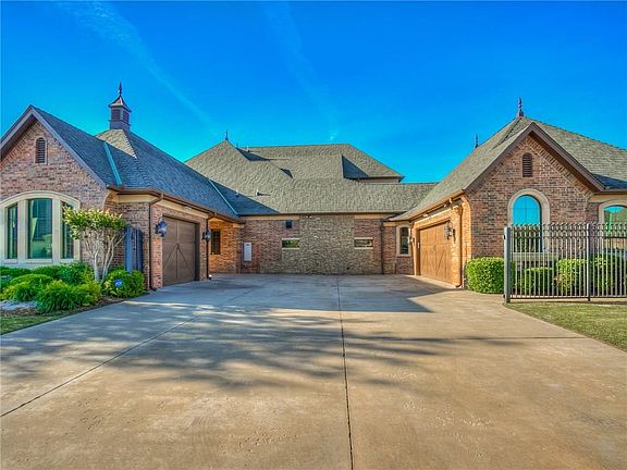 3rd image of 13001 Lorien Way