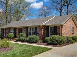 1104 Lamp Post Ln, Greensboro, NC 27410