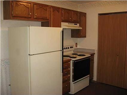 4th image of 2828 Gardenia Dr