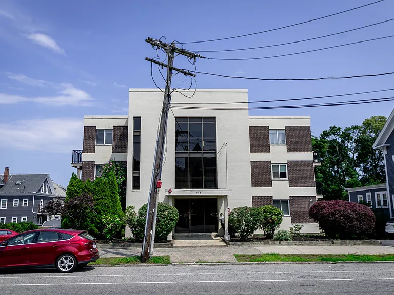 245 Lafayette St #2D — Photo 1