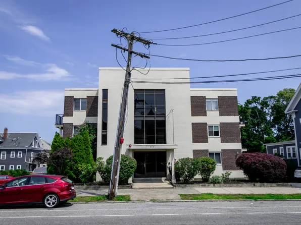 245 Lafayette St APT 2D, Salem, MA 01970