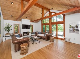 27 Latimer Rd, Santa Monica, CA 90402