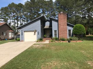 5609 One Putt Ln, Hope Mills, NC 28348