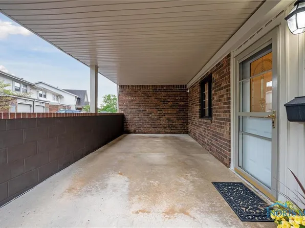 6818 Fenwyck Rd APT 14, Maumee, OH 43537