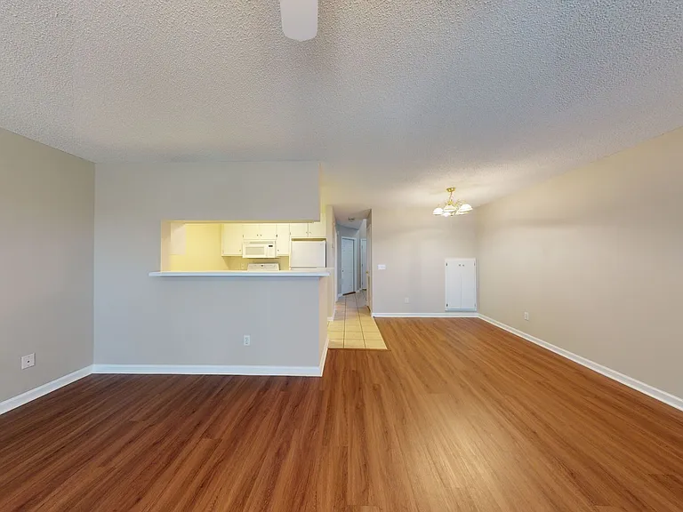 130 Woodmere Dr — Photo 18