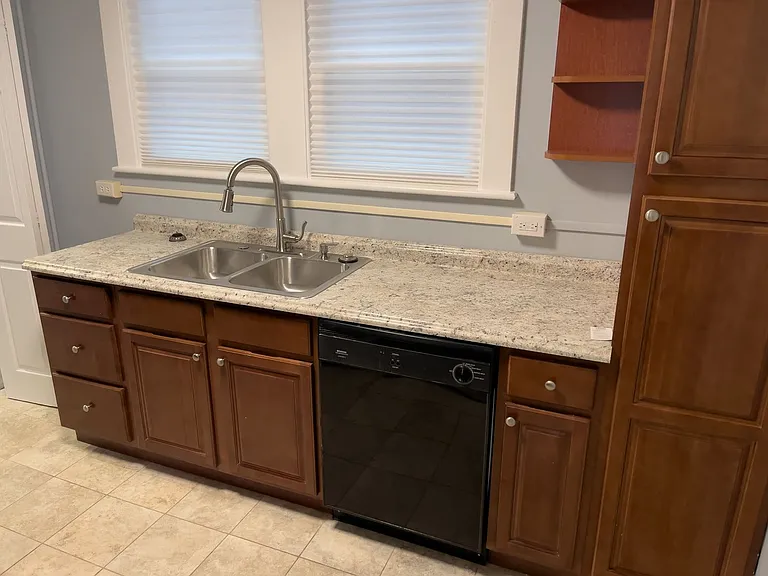 680 Fayette St — Photo 5
