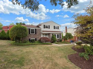 105 Cherrytree Rd, Carnegie, PA 15106