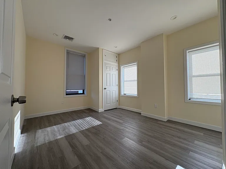 254 Main St #2 — Photo 6
