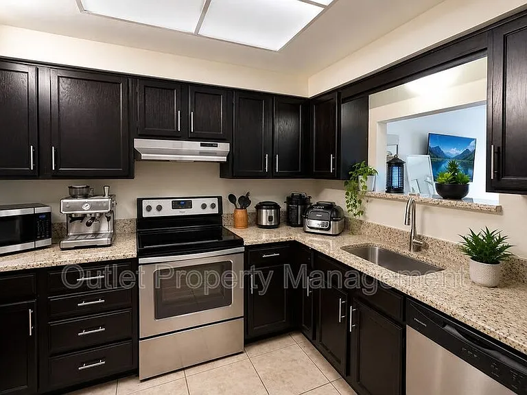 2342 Pear Tree Ct — Photo 3