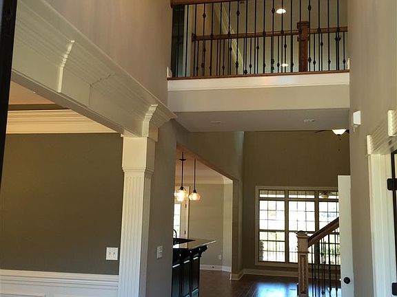 3rd image of 2031 Meadow Creek Cir SE