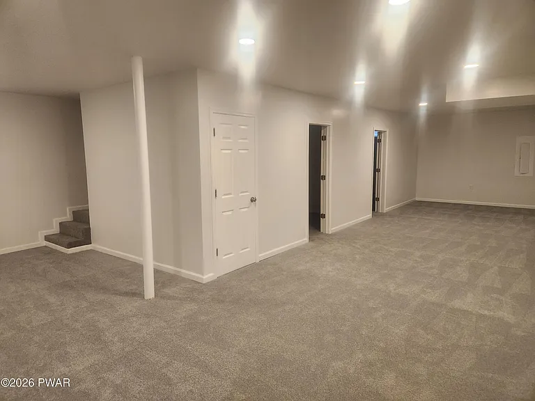 101 Arbutus Ct — Photo 23