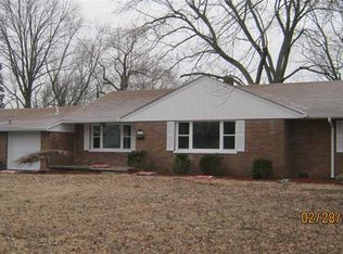 1801 Foster Dr, Belleville, IL 62226