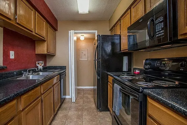 Riverwalk Apartment Homes — Photo 1