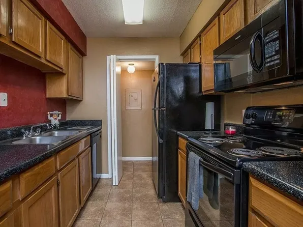 Riverwalk Apartment Homes