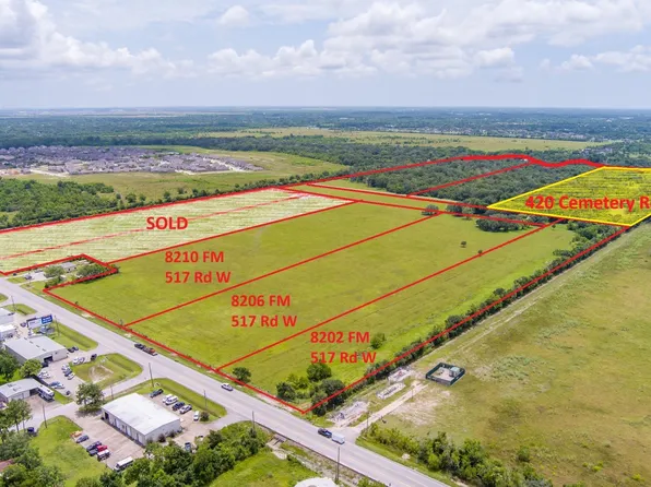 420 Cemetery Rd, Dickinson, TX 77539