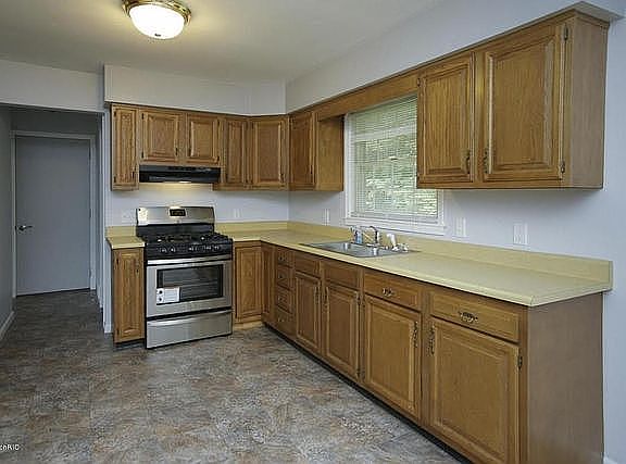 3rd image of 7683 N Gleneagle Dr