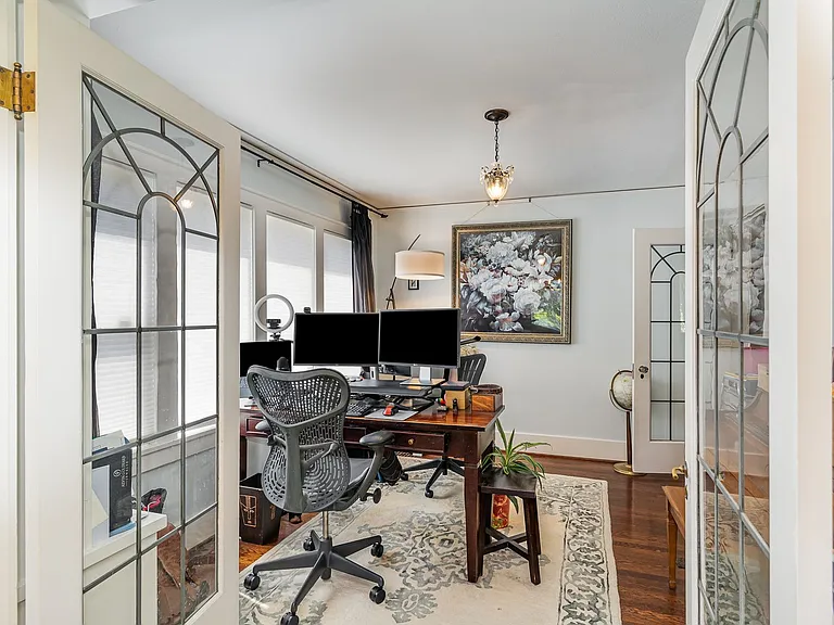 1525 45th Ave SW — Photo 18