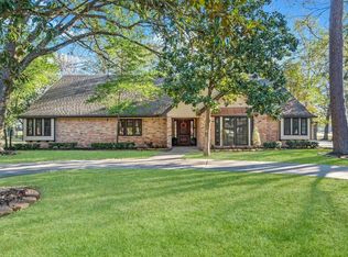 570 Roanoke Dr, Conroe, TX 77302