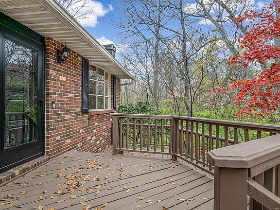 5th image of 618 E Airwood Dr