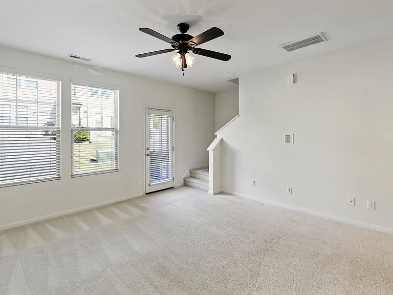 436 Carthage Ct — Photo 4