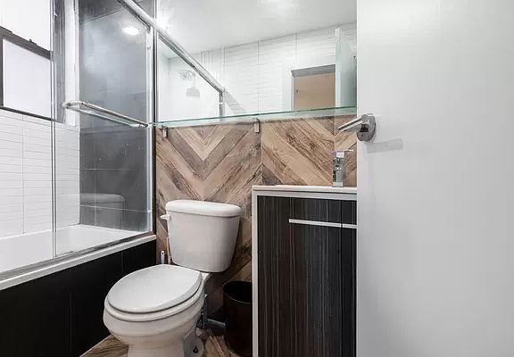 5th image of 1870 Prospect Pl APT 6