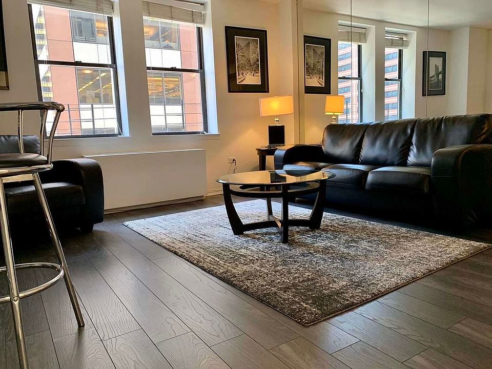 1st image of 150 W 51st St APT 925
