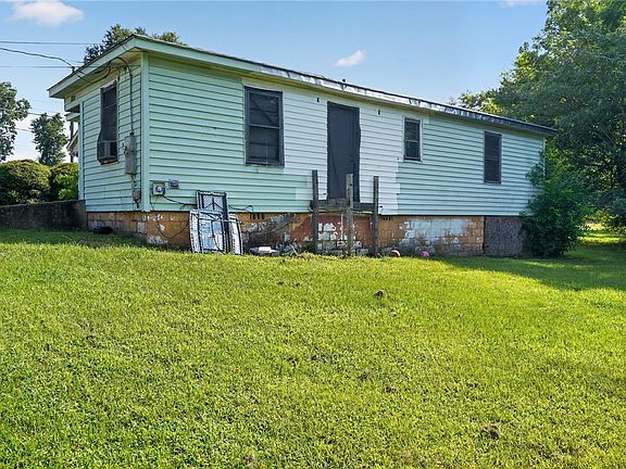 3rd image of 2511 Fosters Ferry Rd