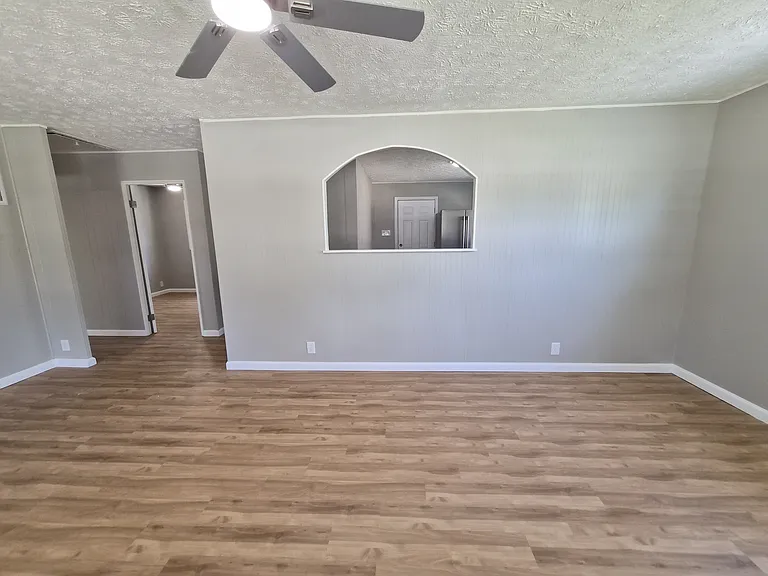 464 Carol Dr — Photo 6