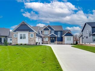 980 Honeysuckle Cir NE, North Canton, OH 44720