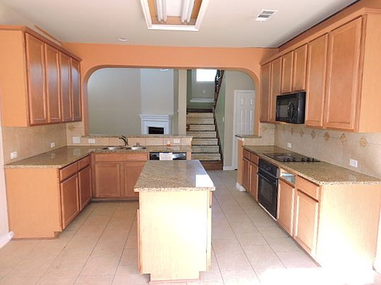 4th image of 2821 Fantail Dr