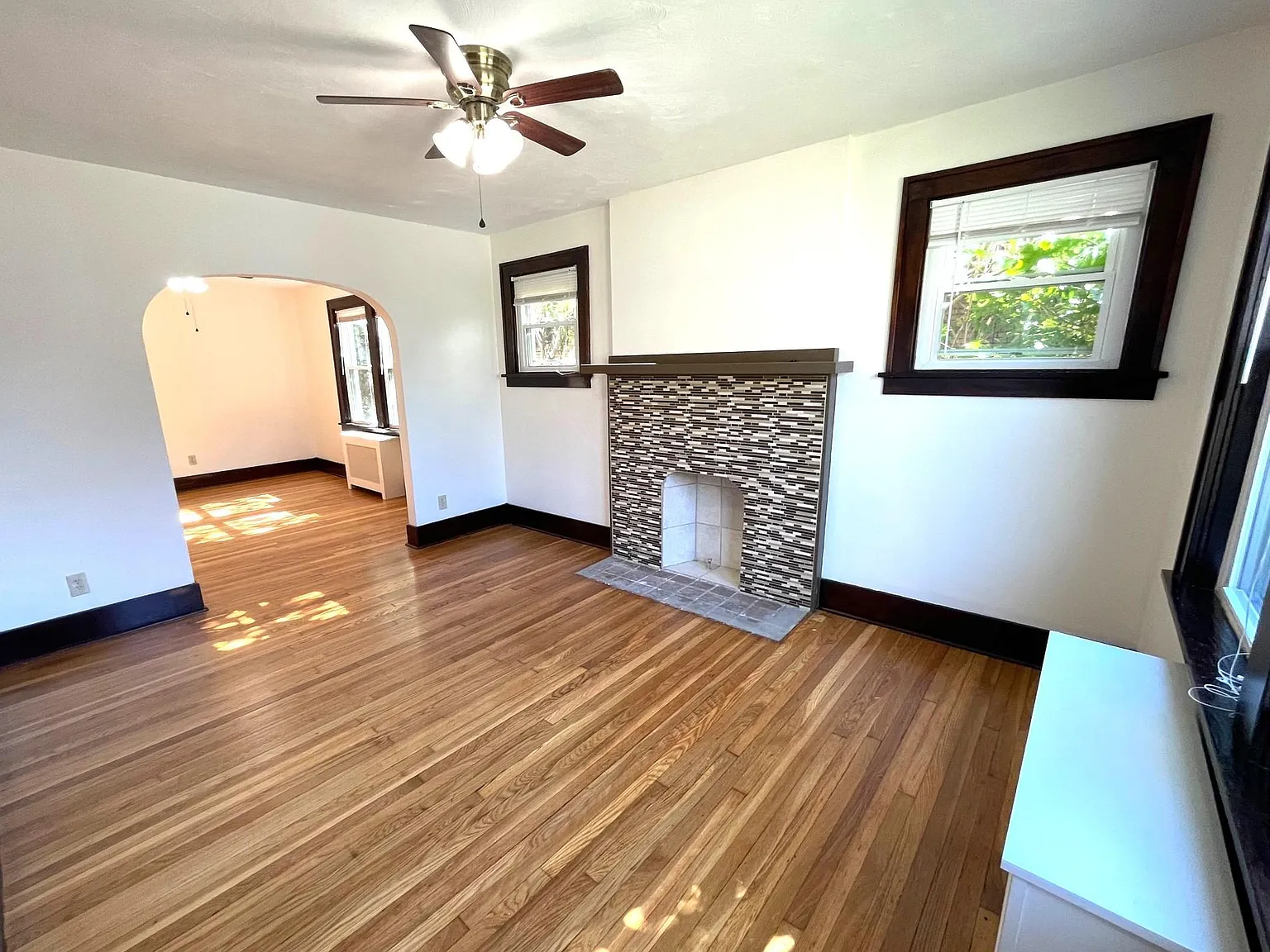 2 bed, 1000 sqft, $1,150 — Photo 2