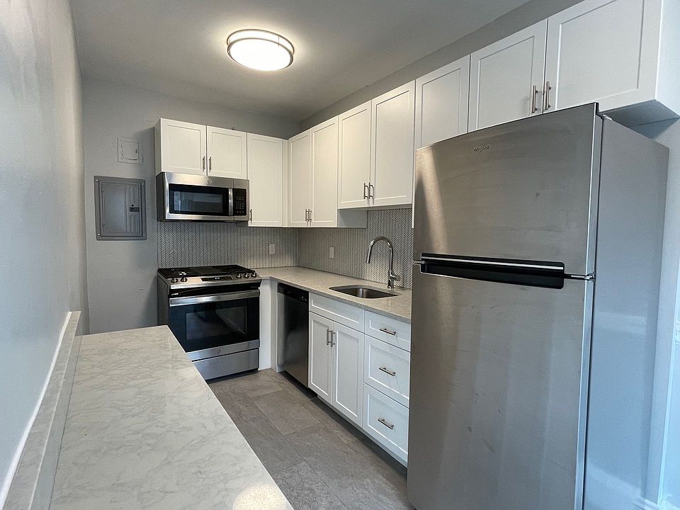 1st image of 235 Lafayette St APT 3